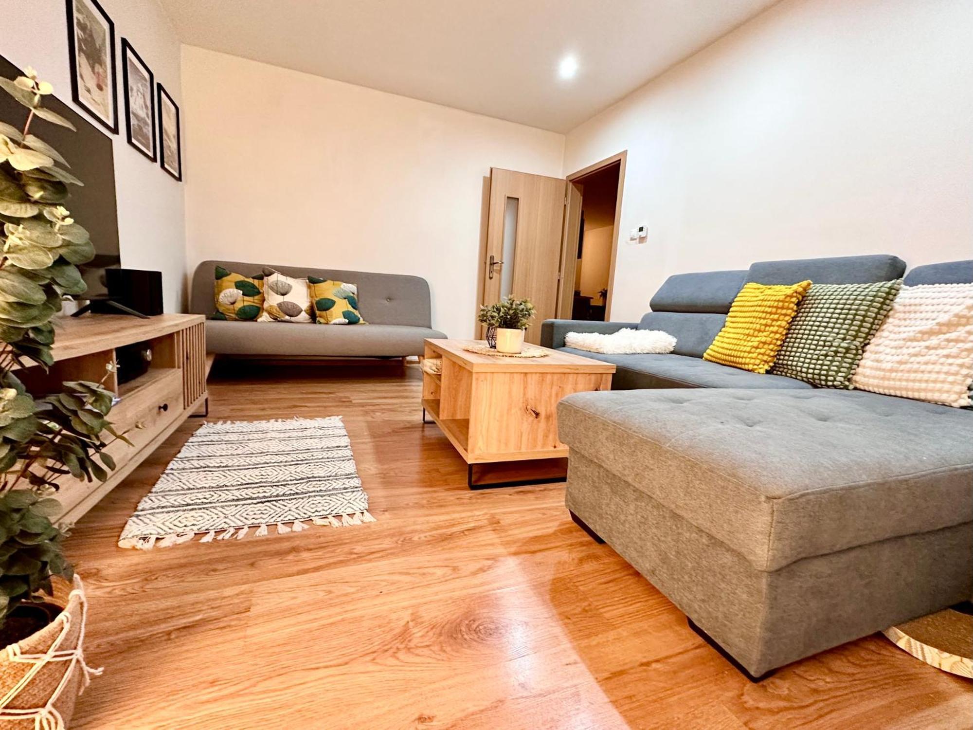 Apartman Hlboky Potok 塔查斯卡-鲁穆尼卡 外观 照片